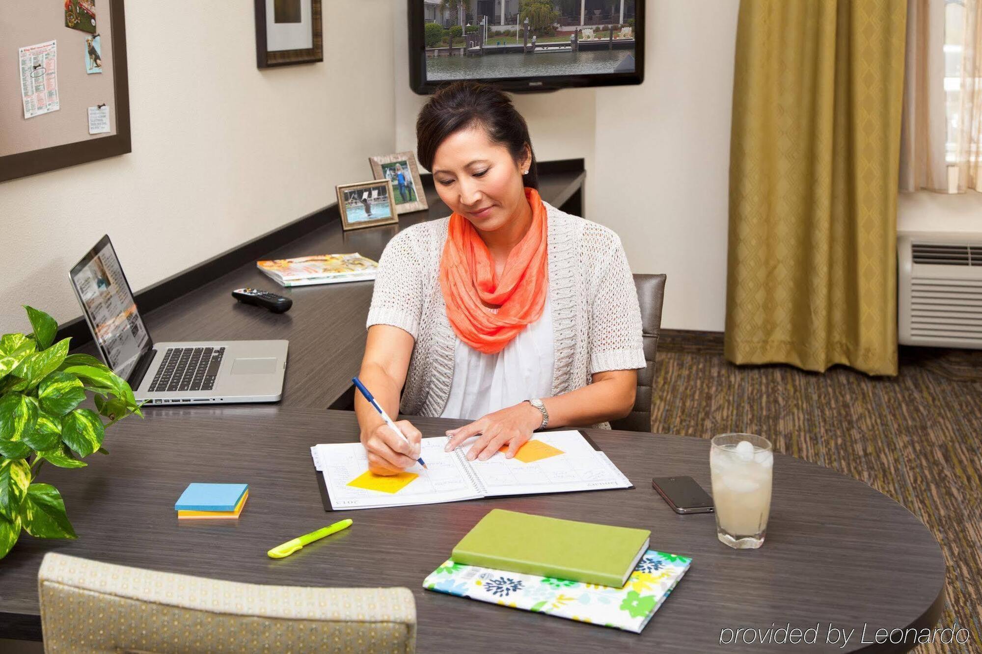Candlewood Suites Bloomington By Ihg Esterno foto