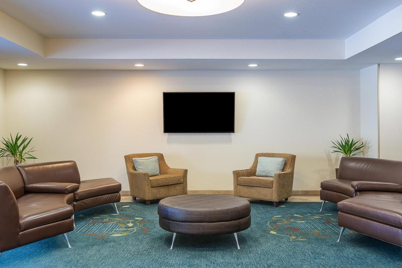 Candlewood Suites Bloomington By Ihg Esterno foto